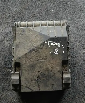 Volkswagen Touran I Fuse box cover 1K0937132F