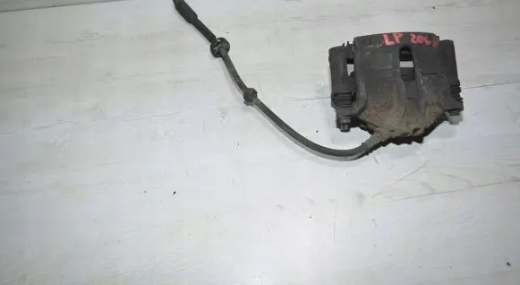 Peugeot 2008 I Front brake caliper 3425