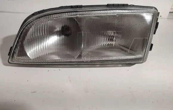 Volvo S70 V70 V70 XC Headlight/headlamp dust cover 14735300