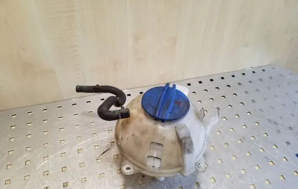 Volkswagen Caddy Coolant expansion tank/reservoir 1K0121407A