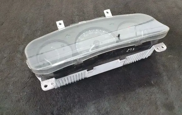 Mitsubishi Colt Speedometer (instrument cluster) MR233049 223220