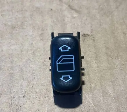 Mercedes-Benz E W210 Electric window control switch 2108208210