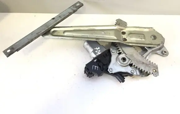 Nissan Juke I F15 Rear door window regulator motor 82731CV01B