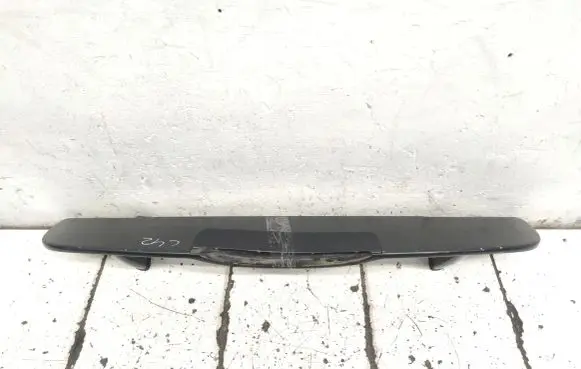 Tailgate/trunk spoiler