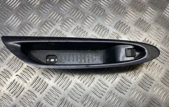 Mazda MPV Electric window control switch LC70684L1