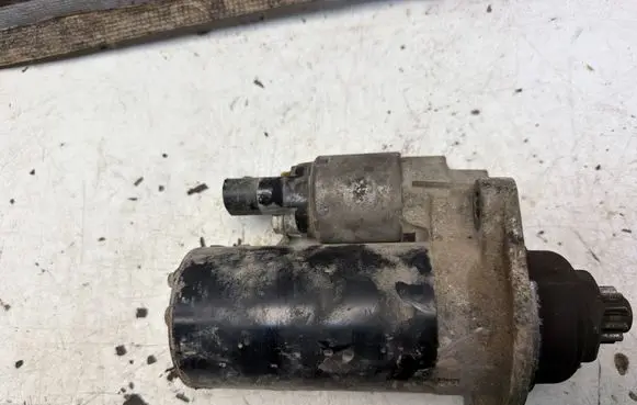 Volkswagen Golf V Starter motor