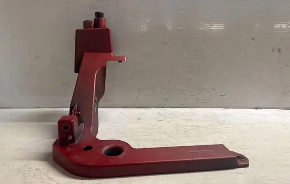 Volvo XC40 Fender mounting bracket 32234762