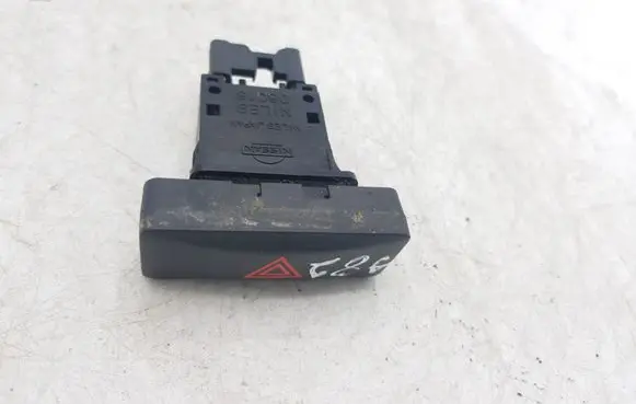 Nissan X-Trail T31 Hazard light switch 06016 7712U