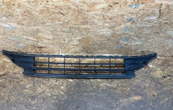 Volkswagen PASSAT B8 Front bumper lower grill 3G0853677AA S2511B255-M