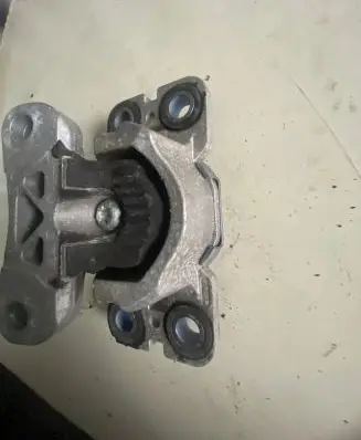 Land Rover Evoque I Engine mount bracket 1S27M121AD