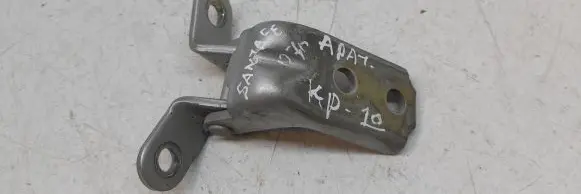 Hyundai Santa Fe Front door lower hinge 