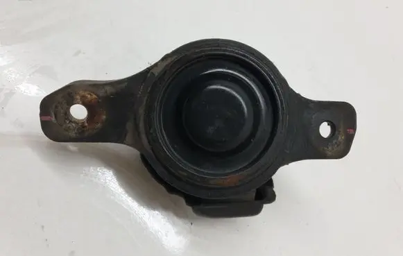 Subaru Forester SH Engine mount bracket