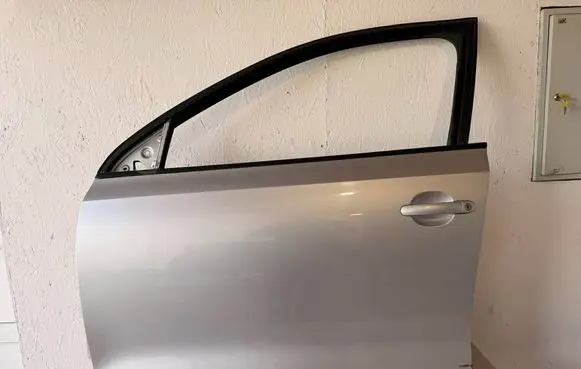 Volkswagen Jetta VI Front door 