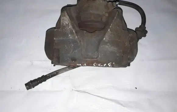 Renault Captur Front brake caliper 410111495R