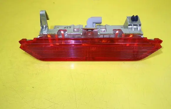 Toyota Yaris Third/center stoplight 