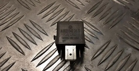 Mercedes-Benz Vito Viano W638 Other relay A0025422619
