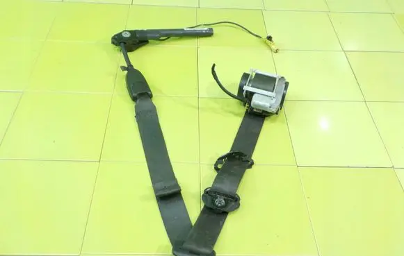 Opel Zafira C Front seatbelt 13394801 BEZPIECZENSTWA