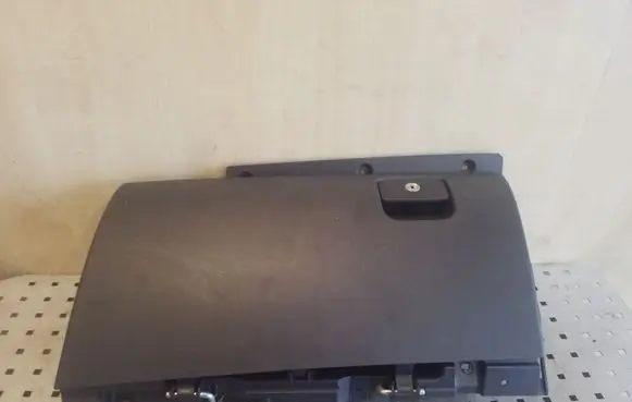 Jaguar XF X260 Glove box