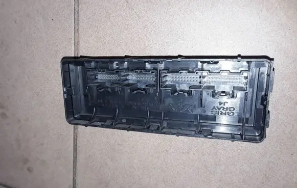 Opel Insignia A Air conditioning/heating control unit 13505739 385739820082JKS5