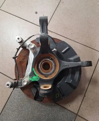 Suzuki SX4 S-Cross Front wheel hub spindle knuckle