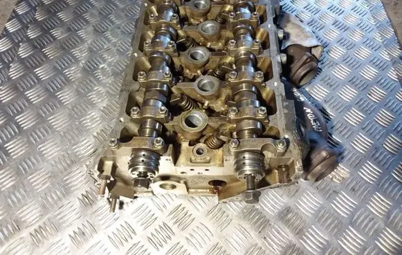Volkswagen Phaeton Engine head 07C103374F