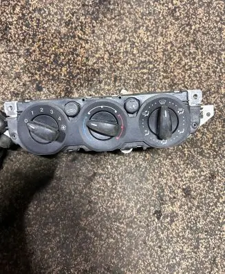 Ford Focus Climate control unit 7M5T19980AD