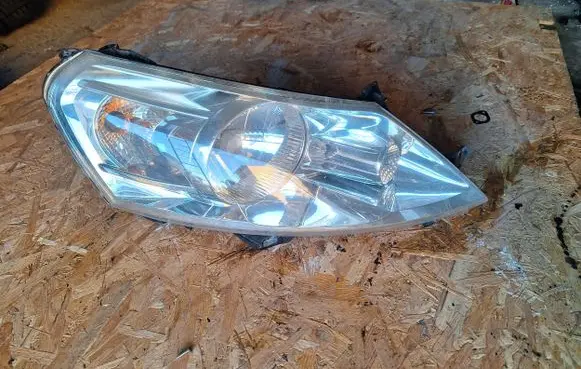 Peugeot Expert Headlight/headlamp 89901160 1400455380