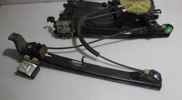 Seat Leon (1P) Front window lifting mechanism without motor