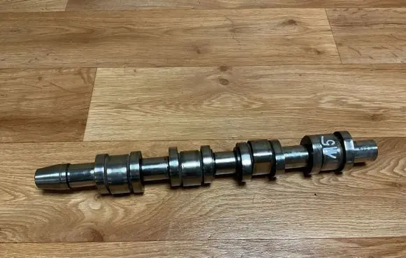 Volkswagen PASSAT B6 Camshaft 0018
