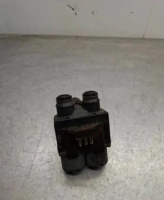 Mercedes-Benz E W211 Coolant heater control valve 0018307884 1147412115