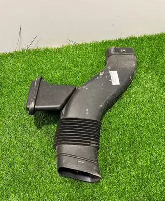 BMW X6 G06 Air intake hose/pipe 8689752