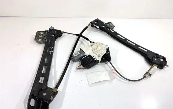 Volkswagen PASSAT CC Rear door window regulator with motor 3C8959704D