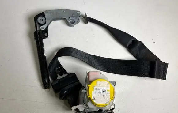 Ford Mustang VI Front seatbelt FR3B63612D64AG