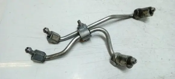Fuel injector supply line/pipe