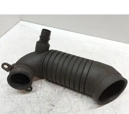Volkswagen PASSAT B5.5 Air intake hose/pipe 8D0129615J VCB416500