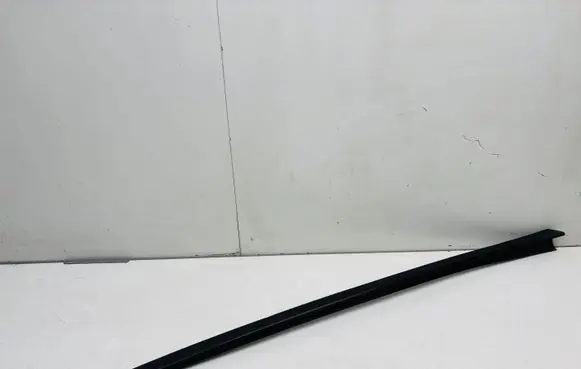 Audi Q3 8U Windshield trim 8U0854327