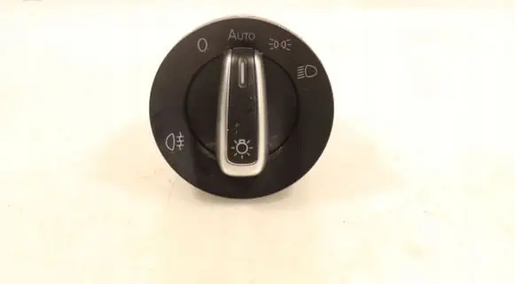 Volkswagen Tiguan Light switch 