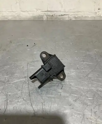 BMW 5 F10 F11 Mass air flow meter 7585493