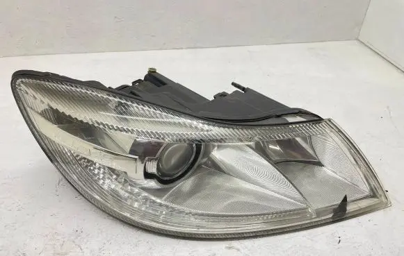 Skoda Octavia Mk2 (1Z) Headlight/headlamp 1Z1941016G 1ZL24705206ES