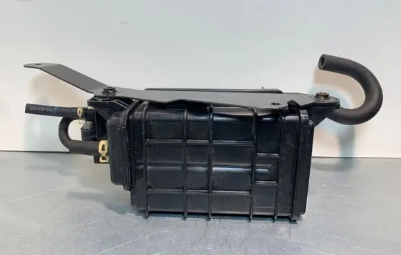 Honda CR-V Active carbon filter fuel vapour canister F6690