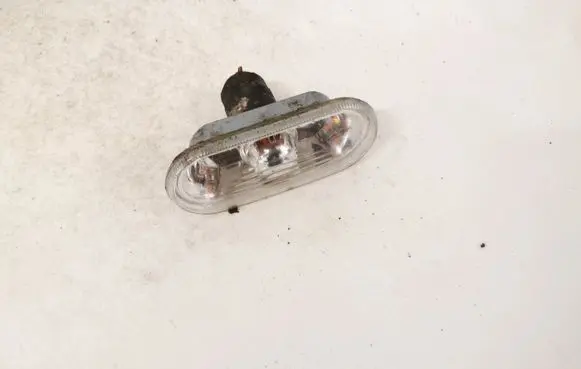 Volkswagen Polo III 6N 6N2 6NF Front fender indicator light 1j0949117