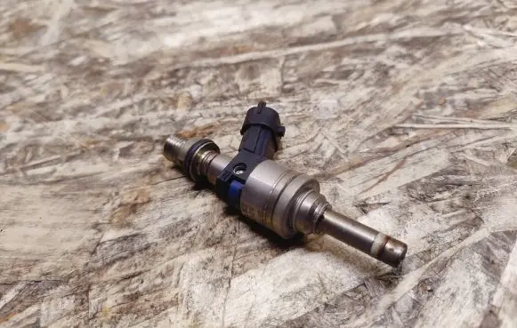 Porsche Panamera (970) Fuel injector 94811012822