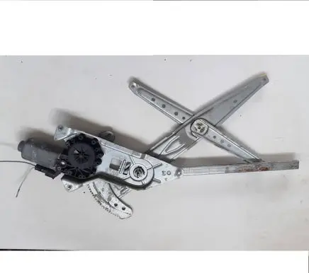 Renault Kangoo I Front door window regulator motor 400370A