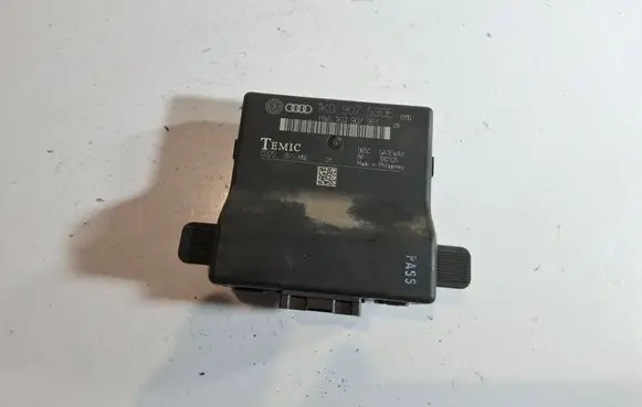 Volkswagen Golf V Gateway control module 1K0907530E 1K0907951