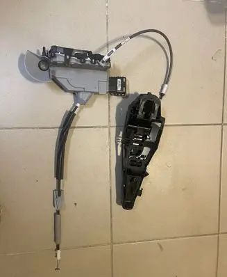 DS Automobiles 7 Crossback Coupe door lock (next to the handle) A048069 9822245180