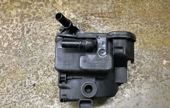 Peugeot 5008 Fuel filter 9305108C