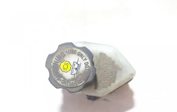 Brake fluid reservoir
