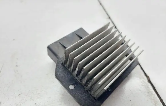 Toyota Corolla Verso E121 Heater blower motor/fan resistor 4993002121