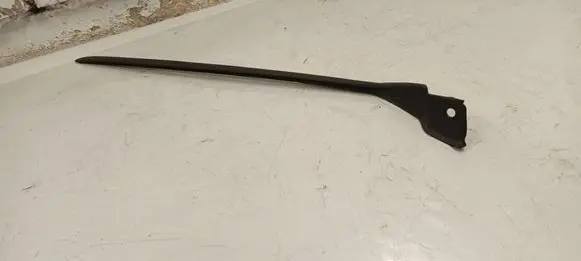 Maserati Grecale Rubber seal front door window/glass 670269426