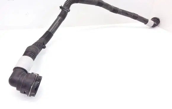 Tesla Model 3 Engine coolant pipe/hose 107758900D